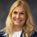 Julie Ullrich 9 ef6522a263ac417d25393377c9916650248590